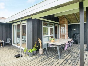 House | Dining - 7 Person Holiday Home in Knebel (Knebel)