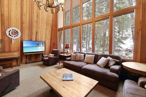 TV, fireplace - 300 steps to Ski Lift • Hilda's Haven on the Stream • 5BR 2 BA • Huge Yard • Mountain Cabins Utah (Sundance)