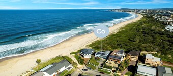 Clear Water at The Entrance by HolidayCo.