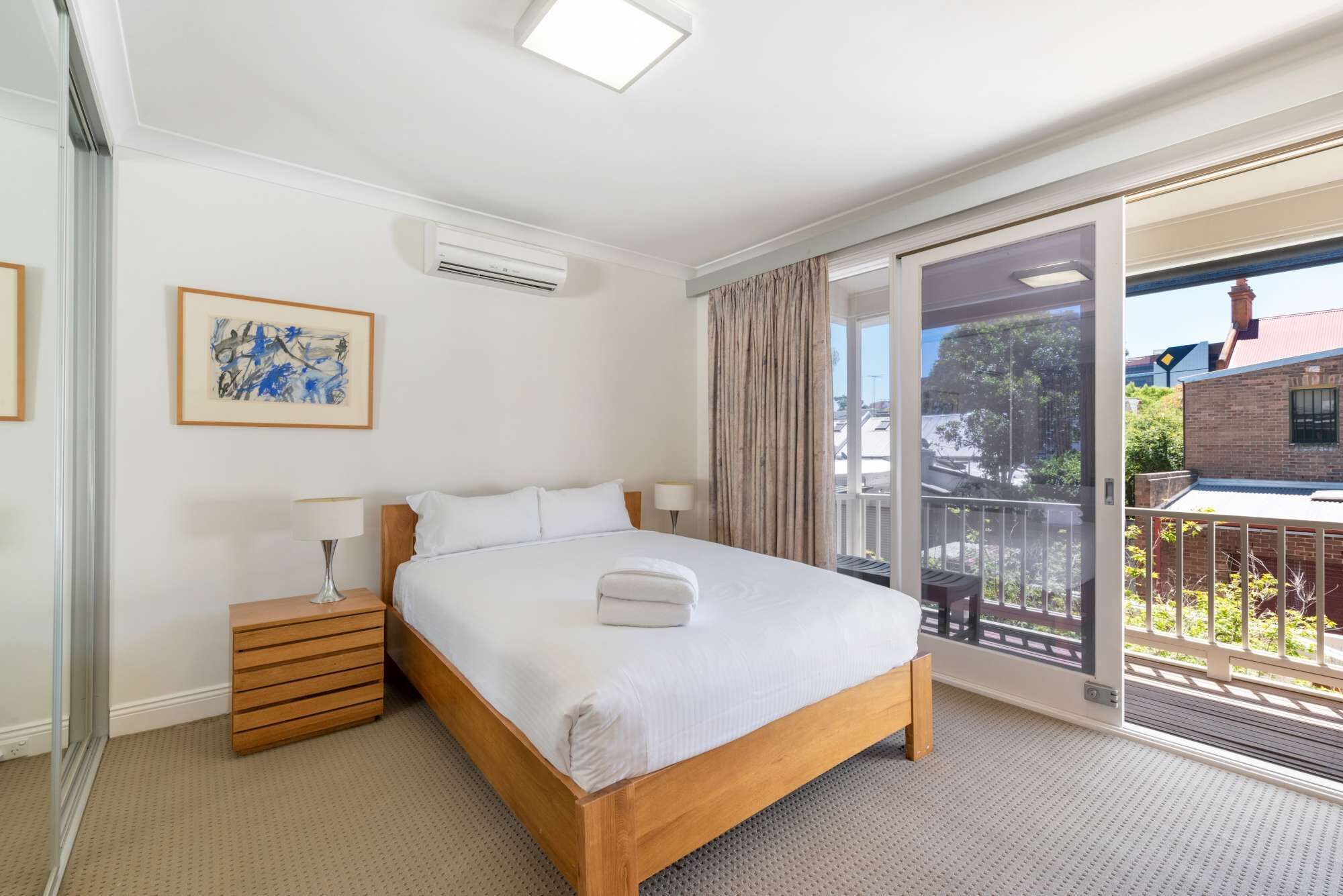 2 bedrooms, desk, iron/ironing board, WiFi