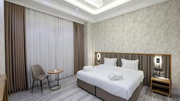 Double Room | Desk, laptop workspace, soundproofing, iron/ironing board