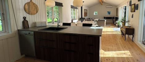 House, 3 Bedrooms, Garden View | Interior