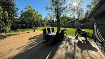 Rumah, 3 kamar tidur, pemandangan kebun | Tempat makan outdoor