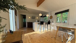 Hus, 3 soverom, hageutsikt | Spiseområde