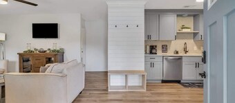 Pooler Charm: Cozy Retreat Minutes from Savannah