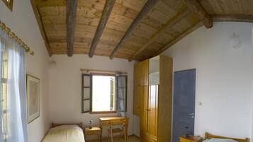 Double Room, Sea View | Desk, soundproofing, free WiFi