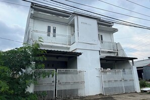 Exterior - OYO 93953 Kost Tamara Near Kantor Desa Sengka (Sengka)