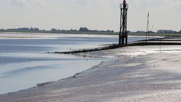 House | 3 bilik tidur, dilengkapkan perabot secara berasingan