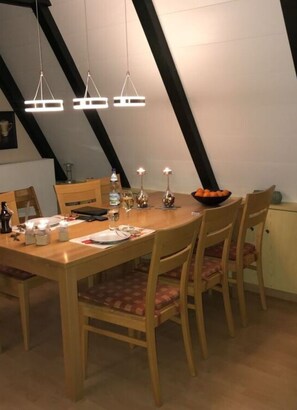 Dining - Roof-only House Modern Retreat (Butjadingen)