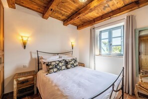 2 slaapkamers, een kluis op de kamer, een strijkplank/strijkijzer
