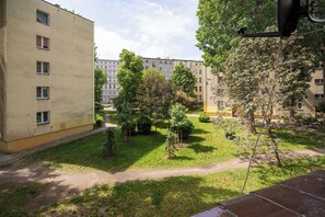 LÀgenhet - 1 sovrum - kök | Utsikt mot gatan