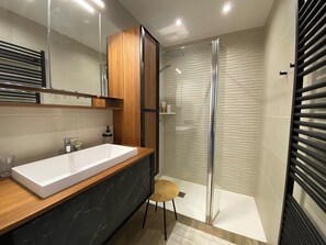Apartment | Bathroom