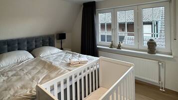 Rumah | 2 kamar tidur dan dilengkapi dengan perabotan berbeda-beda