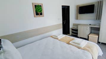 Classic Room, Mountain View | Free WiFi, bed sheets