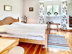 House | 3 bedrooms, individually furnished