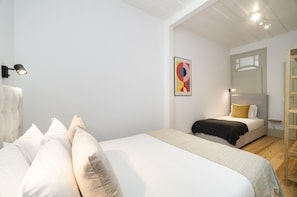 Free WiFi - Lisbon's Heartbeat Your Premier Address (Lisbon)