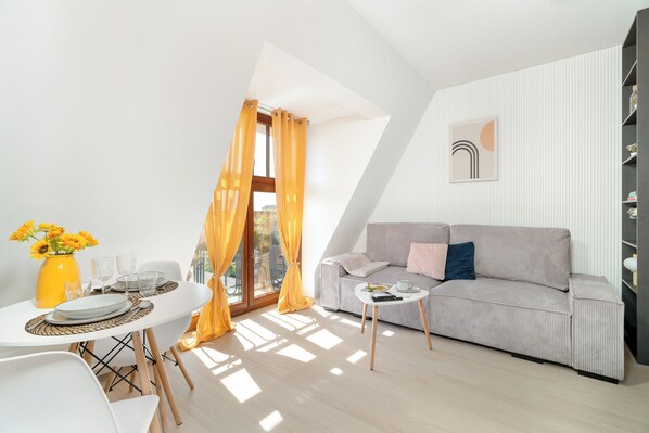 Dining room - Cosy Studio Close to the Park by Renters (Poznan)