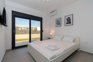 2 chambres, lit de bébé portatif, Wi-Fi, literie fournie