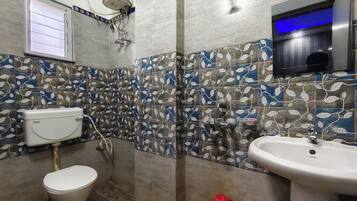 Deluxe-Vierbettzimmer | Badezimmer