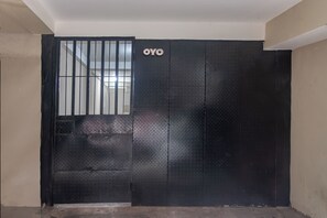 Property entrance - SPOT ON 93871 Tanah Abang Residence 22 (Jakarta)