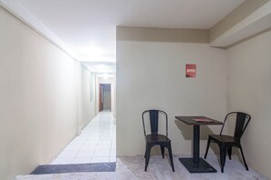 Reception - SPOT ON 93871 Tanah Abang Residence 22 (Jakarta)