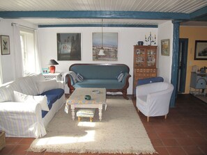 Living area - Romantic Thatched Roof House (Schnarup-Thumby)