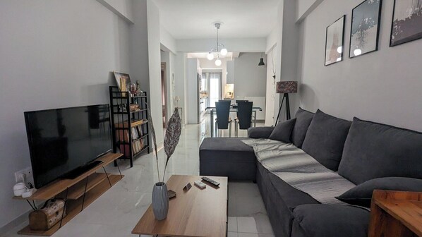 Living area - Luxury & Spacious Apartment in Athens (Athina)