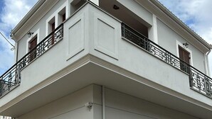 Gambar tidak terklasifikasi, 2 dari 6, tombol