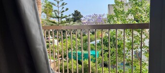 Stylish  1/bdr central apart near the beach