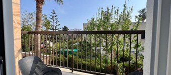 Stylish  1/bdr central apart near the beach