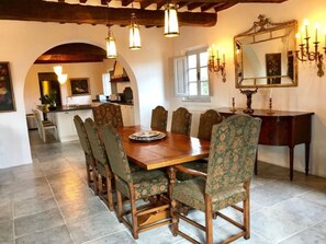 Dining - Villa Near Cortona With Pool & Countryside Views (Cortona)