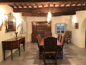 Villa | Dining