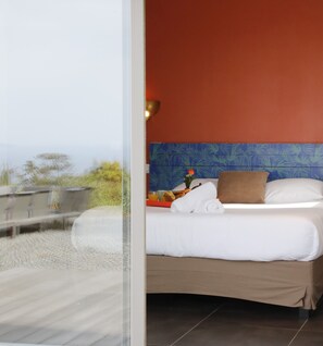 6 habitaciones, tabla de planchar con plancha, cuna de viaje y wifi 