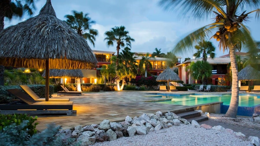 Spanish Water Apartments - Garden View