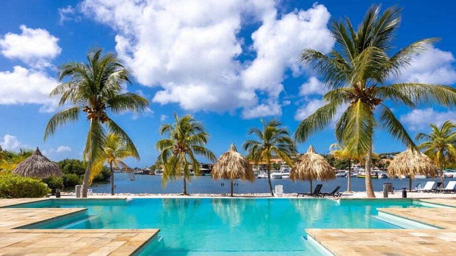 Spanish Water Apartments - Terrace