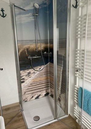 House | Bathroom - Cosy Holiday Home With Terrace (Büsum)