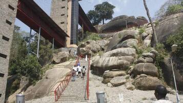 House | Tempat menarik