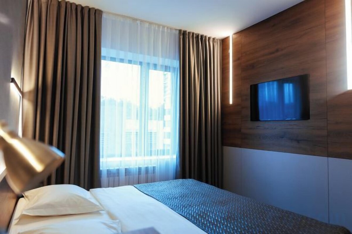 In-room safe, blackout curtains, free WiFi