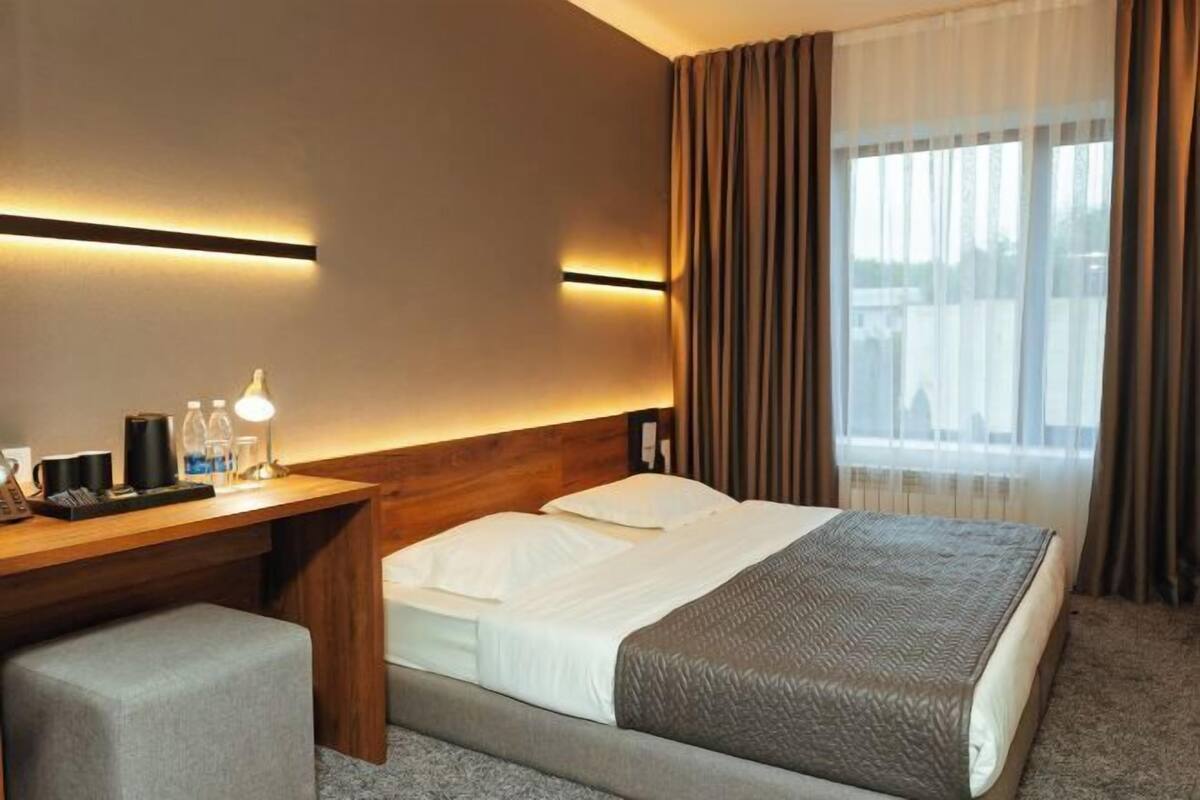 In-room safe, blackout curtains, free WiFi