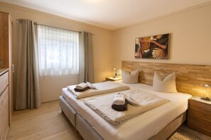 Apartment | 2 bedrooms, individually furnished, bed sheets