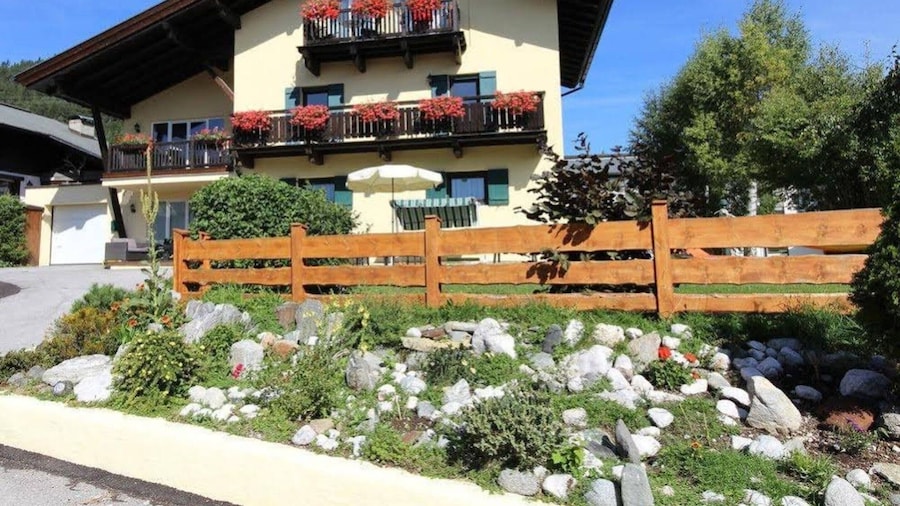 Tranquil Apartment in the Centre of Seefeld