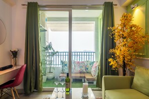 TV - Laburnum by Grehstay 1BHK Serviced Apartment (Noida)