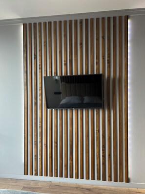 1 dormitorio, tabla de planchar con plancha, wifi y ropa de cama