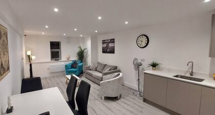 Modern 2 Bedroom Apartments - Camberley