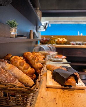 Der serveres morgenmad, frokost og aftensmad