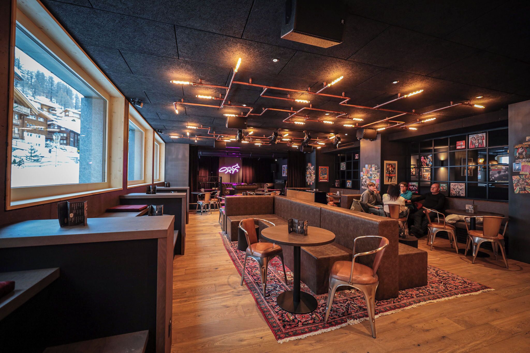 Breakfast, lunch and dinner served