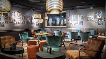 Petit déjeuner, déjeuner et dßner servis sur place