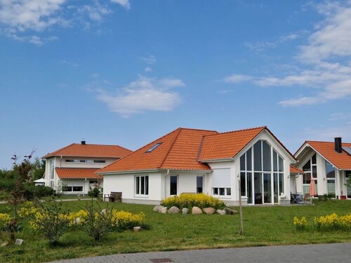 "sparrow's Nest" Modern Retreat