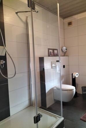 Bathroom - Holiday Apartment Stephanie Ahlborn (Uslar)