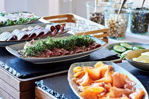 Desayuno buffet incluido todos los días 